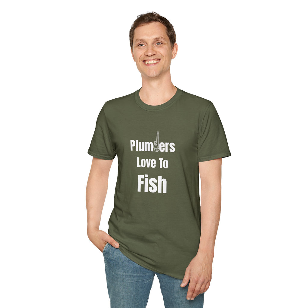 Plumbers Love To Fish T-Shirt – Funny Plumbing Dad Fisherman Gift